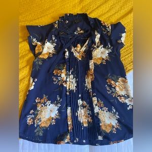 Blue floral top